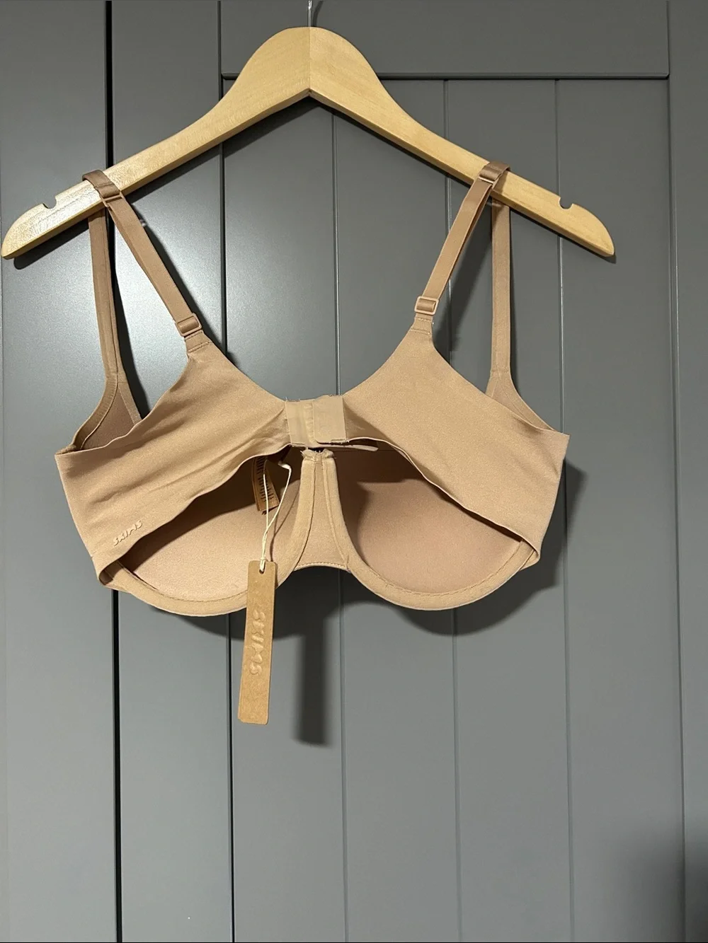 SKIMS Smooth Nude Ultimate Push Up Bra - Picture 2 of 4